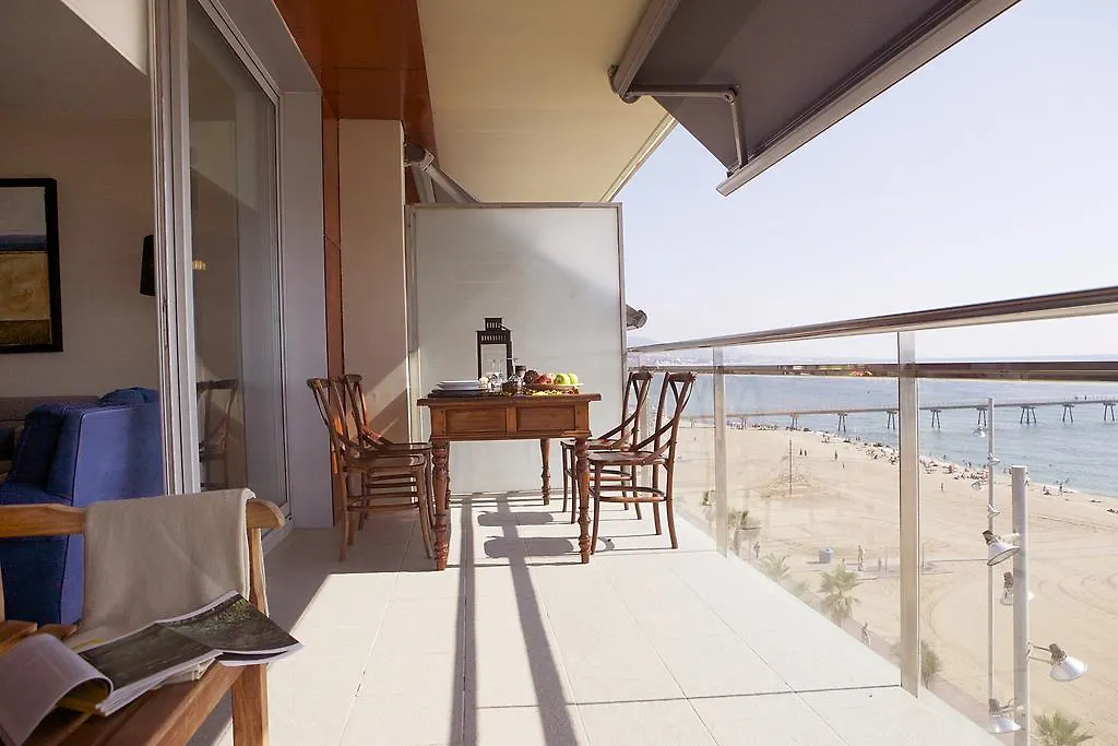 Great Sea-Side Barcelona Apartment バダロナ 0*,  スペイン